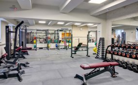 Fitness-Hall Avrora